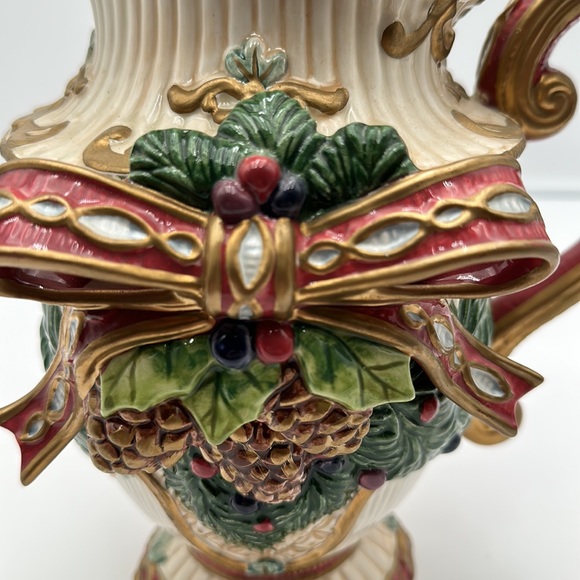 Fitz and Floyd Classic Christmas Pitcher with Bow Holly Berries and Pine Cones - Picture 8 of 16